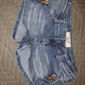 Juniors size 3 bb jean shorts